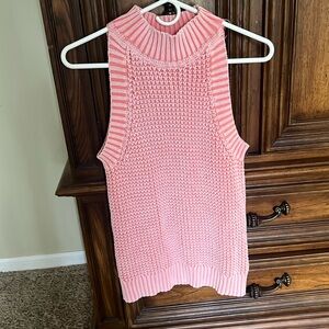Micheal Kors chunky knit sleeveless mock neck top. Size M